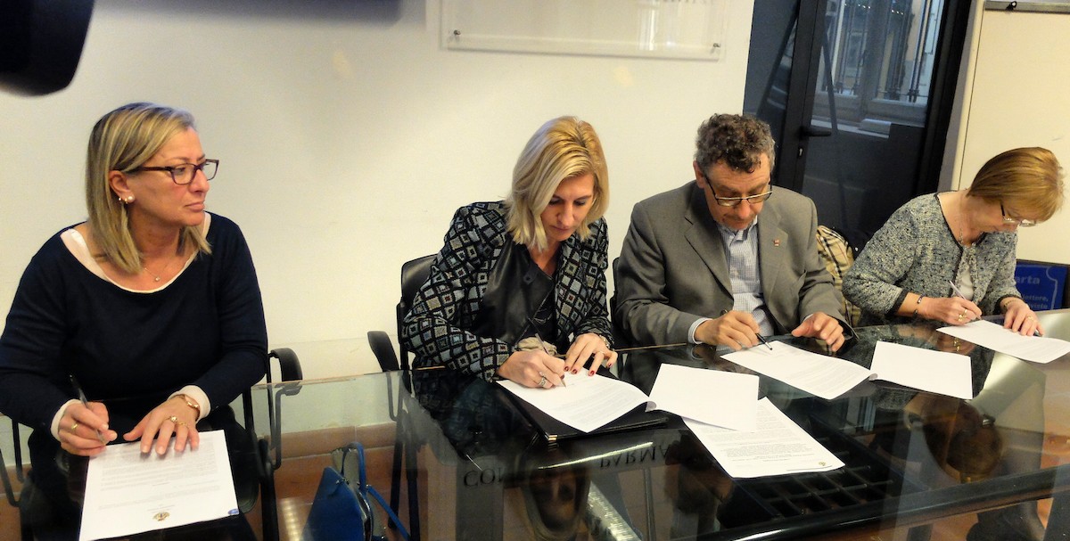 2017 03 20 rossi protocollo comune sindacati case famiglia firma