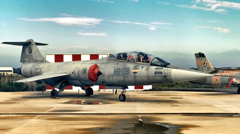 F-104