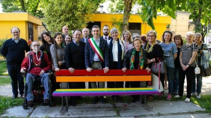 panchina_arcobaleno