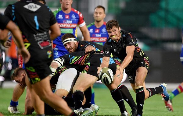 Marcello Violi makes a pass 21/8/2020