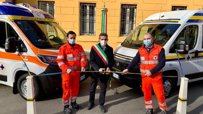 AP_Inaugurazione due nuovi mezzi_da sx_Filippo Mordacci_Comandante_Federico Pizzarotti_Sindaco di Parma_Luca Bellingeri_Presidente AP