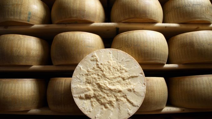 Parmigiano Reggiano magazzino 4-min