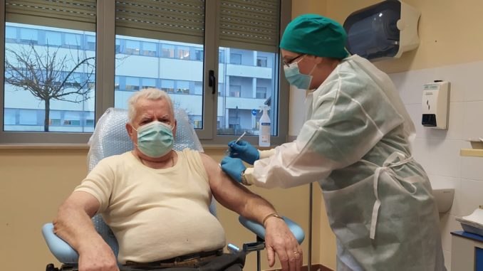 Sig. Elio primo vaccinato VAIO