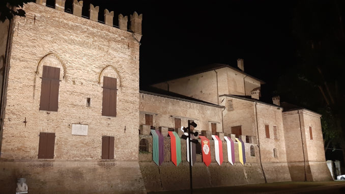 Rocca Rossi illuminata