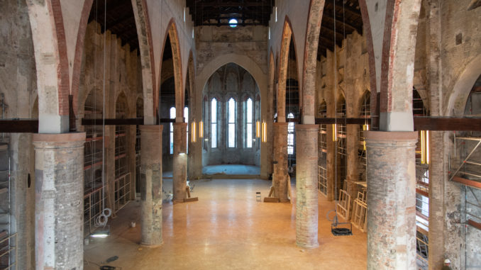 Montaggio delle lampade a San Francesco del Prato di Parma, foto di Francesca Bocchia (10)