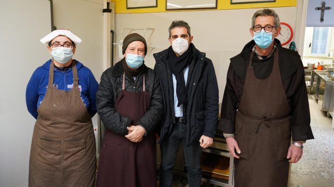 2021 12 24 Pizzarotti Doni Mensa Padre Lino-2