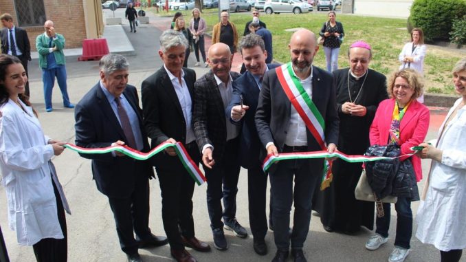 Taglio del nastro_foto