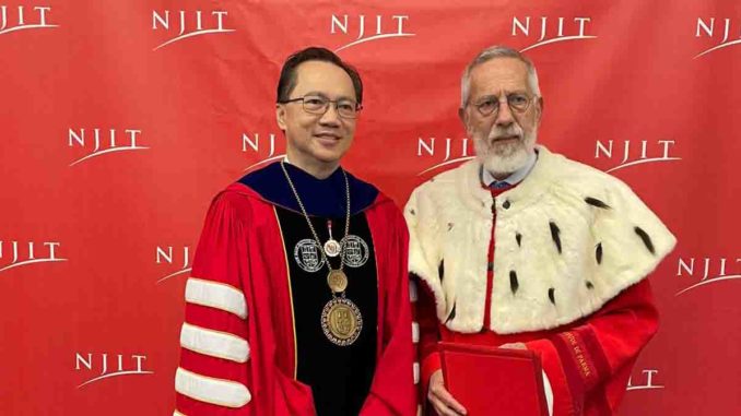 a Rettore Unipr Paolo Martelli con il Presidente del NJIT Teik Lim