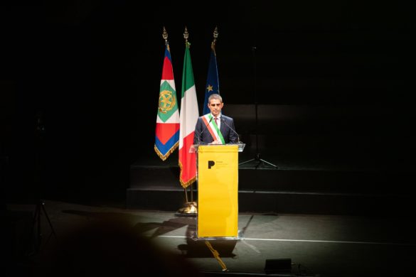 49373712008_895b6e8460_k