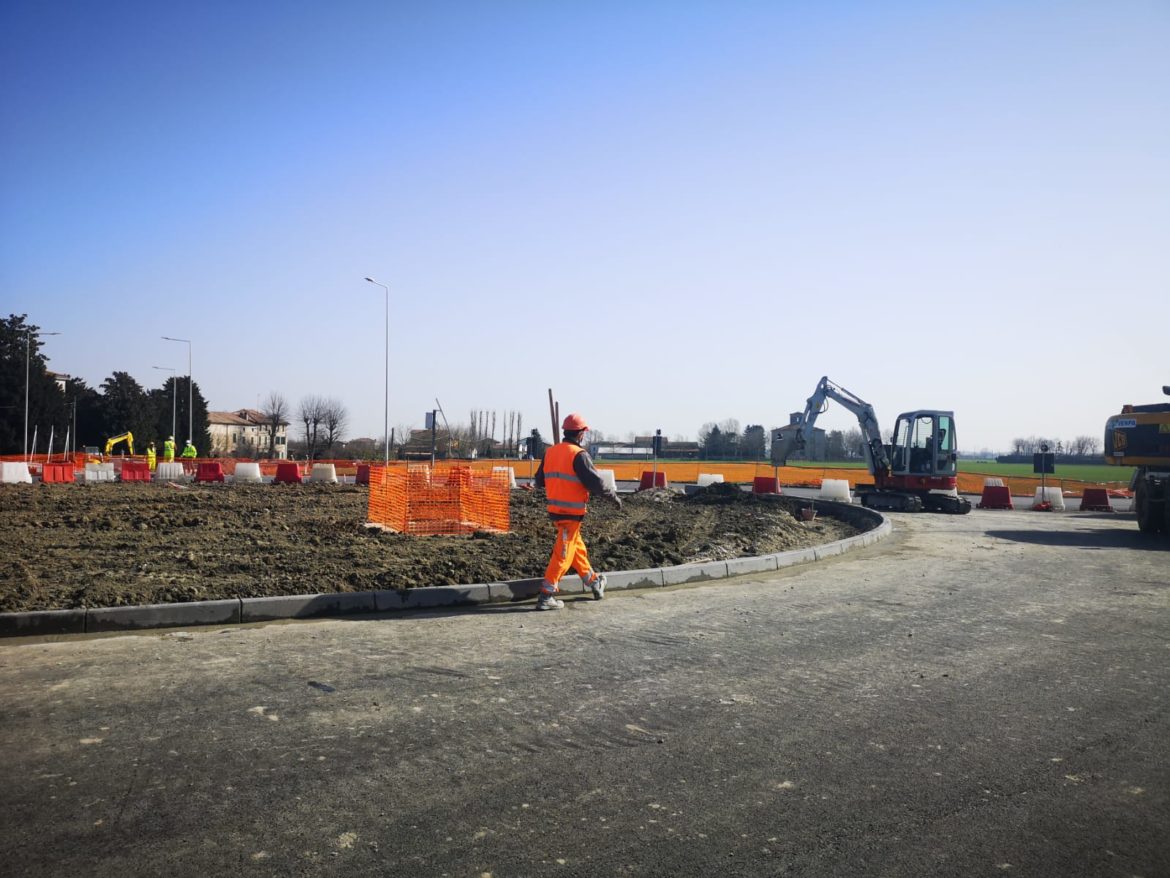 Nuova-rotatoria-cantiere