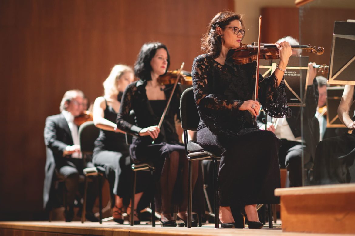 Primo-Violino_Mihaela-Costea_Filarmonica-Toscanini