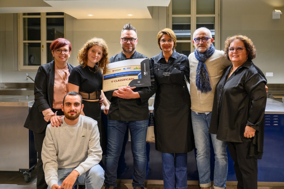 Osteria-Le-Verrucole-con-amici-e-parenti-LU