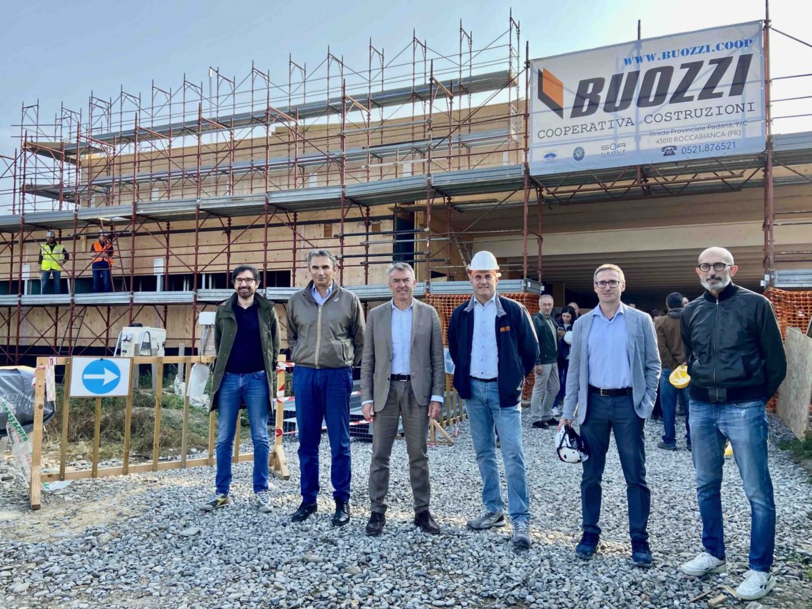 SISSA-TRECASALI-Nuova-scuola-primaria-100-architetti-studiano-il-progetto-innovativo-da-5-milioni-di-euro-001-scaled