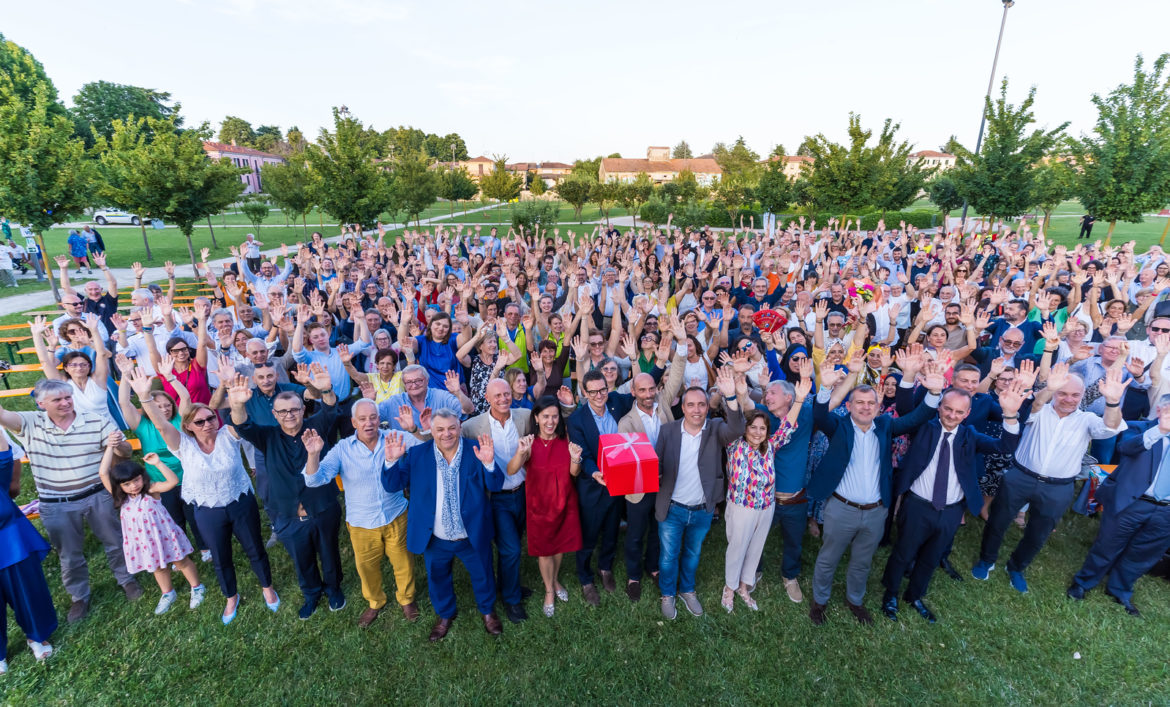 Siamo_volontariato_gruppo_festa