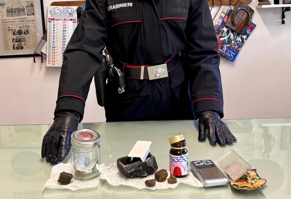 29.10.2025 Fornovo foto x 2 denunce detenzione hashish (1)