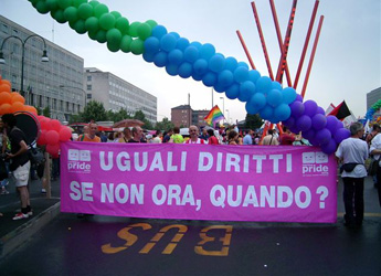 gay20002piccola.jpg